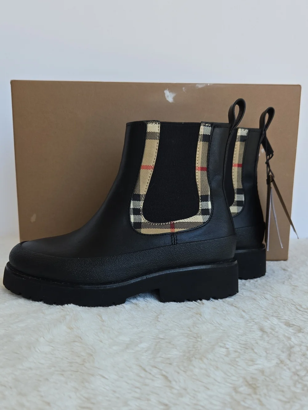 NWT Burberry Kids Vintage Check Detail Leather Chelsea Boots Black EU 32/ US 1 Y